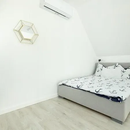 With Whirlpool Bathtub, Hébergement de vacances *