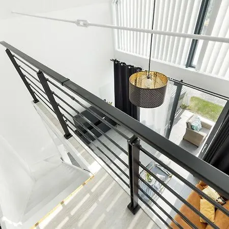 With Whirlpool Bathtub, Hébergement de vacances *